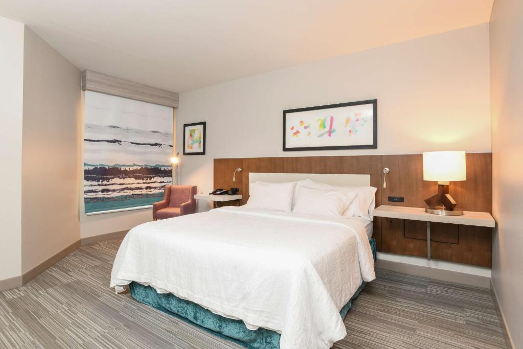 Hilton Garden Inn Cincinnati Midtown Image