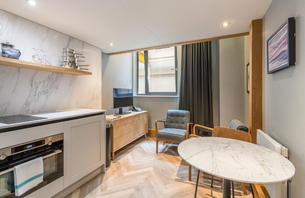 KM Apartments 7