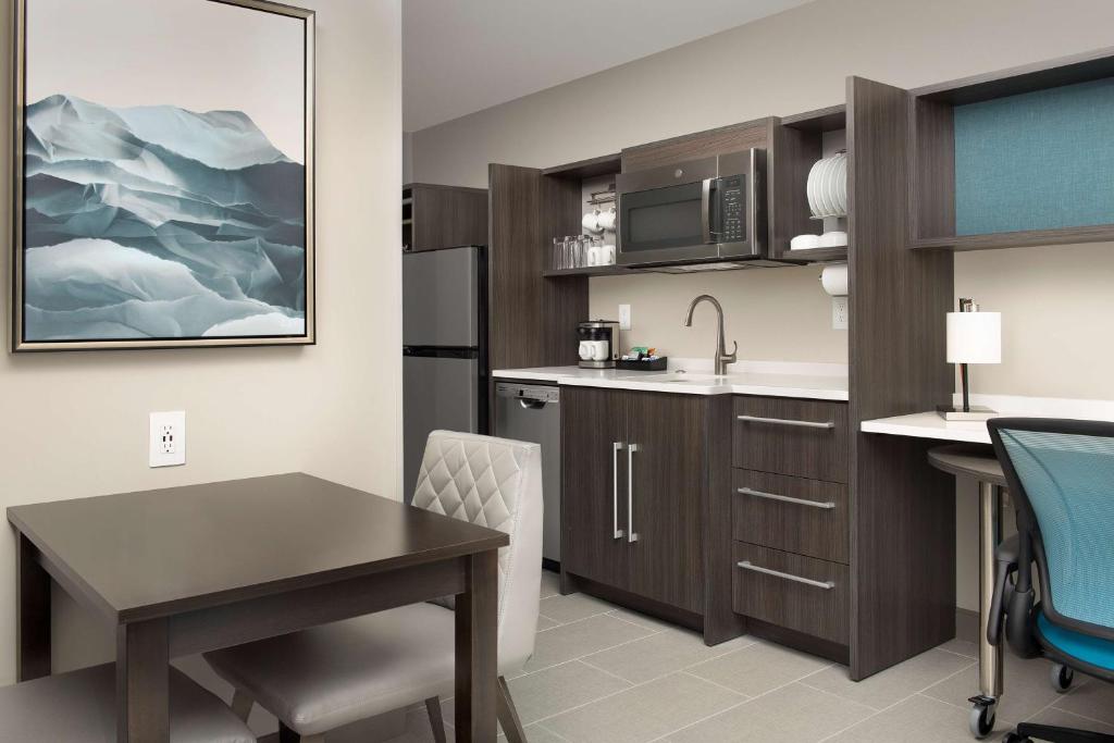 Home2 Suites by Hilton Denver Central Park Image