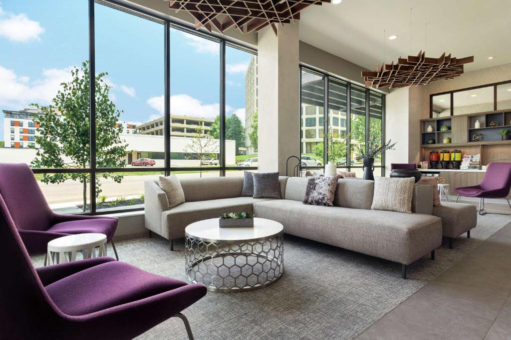 Home2 Suites By Hilton Minneapolis University Area Image