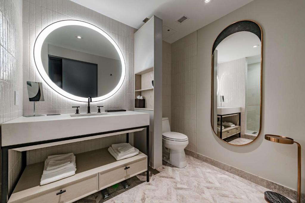 The Morrow Washington Dc, Curio Collection By Hilton Image