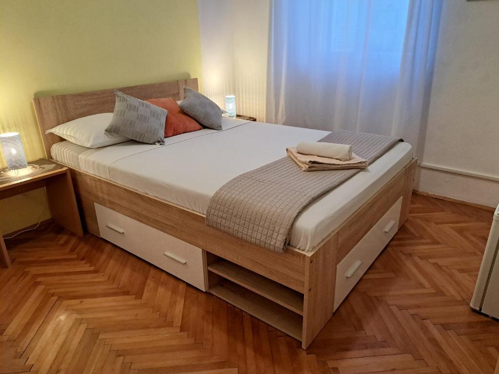 Maria's Place 7