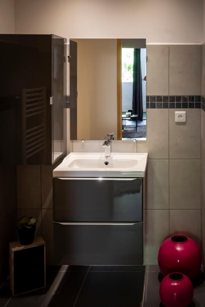 Superbe appartement avec Patio 3