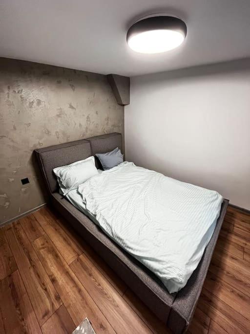 Amber Home - brand NEW luxury 1 bedroom apartment located in the very city center 8