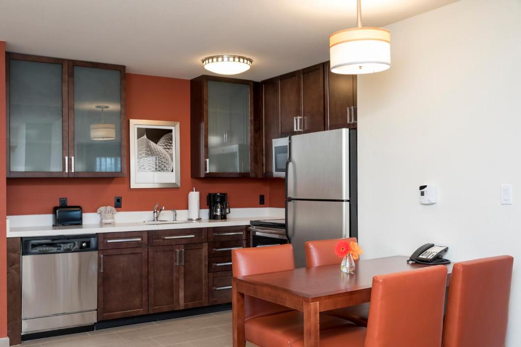 Residence Inn by Marriott Austin - University Area Image