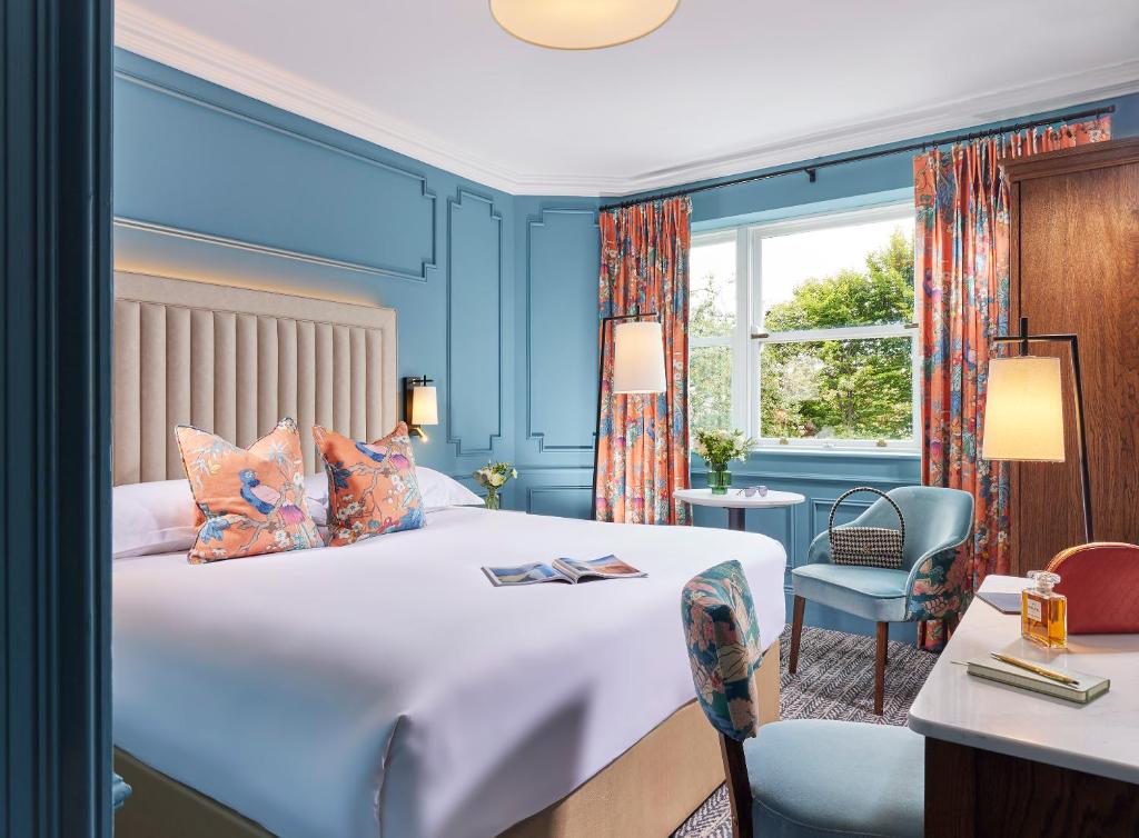 Waterloo Town House & Suites Image