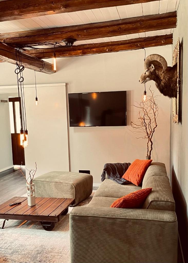 Chalet Sch-l-afbock 1
