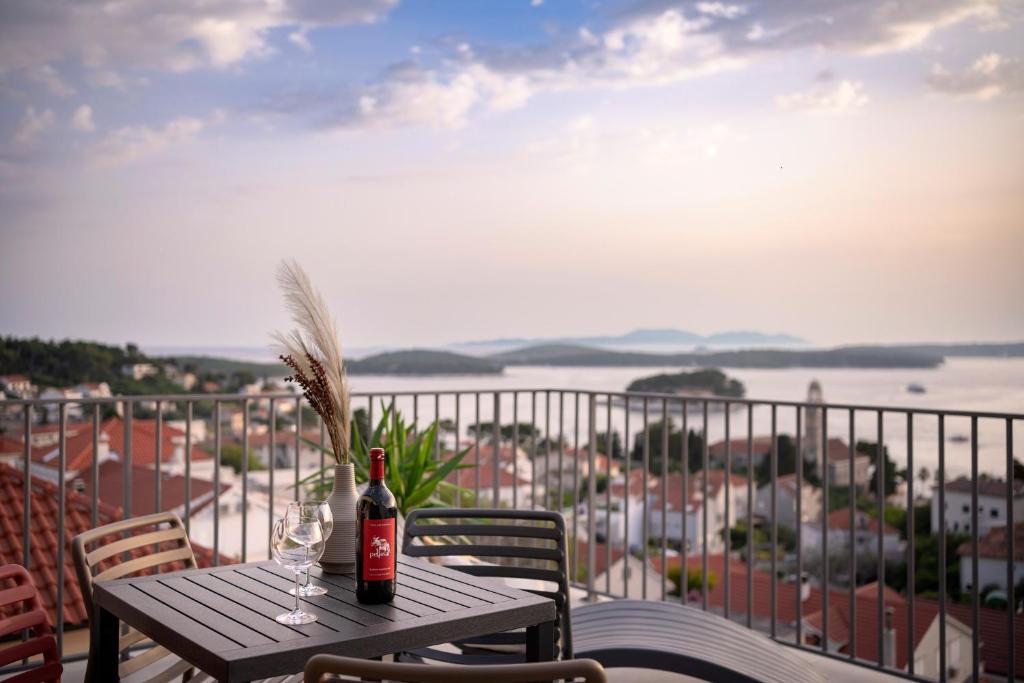 Dino "The View" - ZF Hvar 7