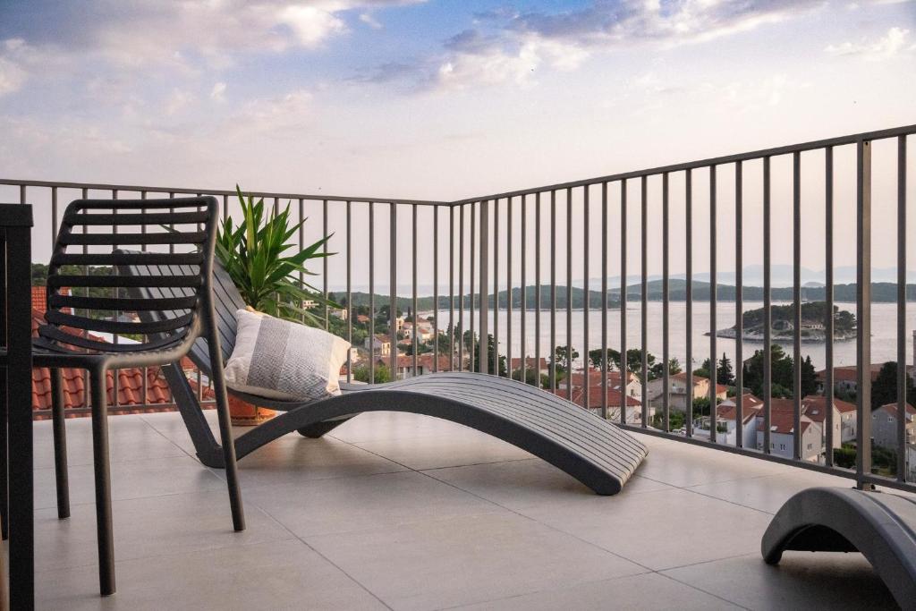 Dino "The View" - ZF Hvar 4