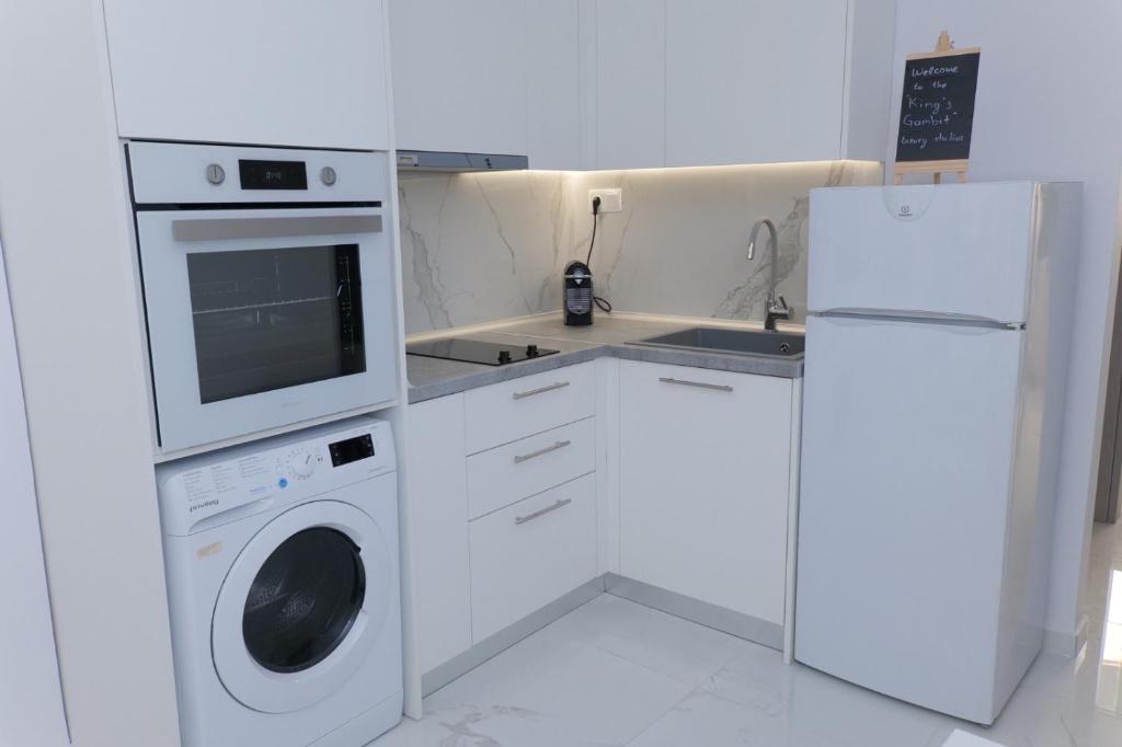 King's Gambit Suite 8