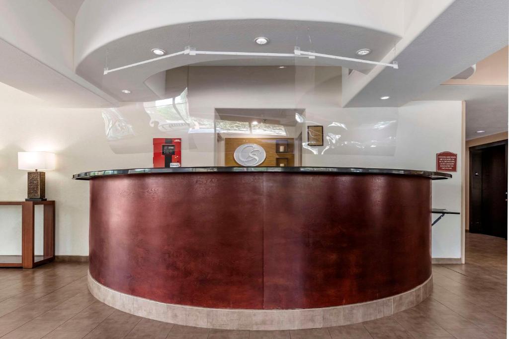Comfort Suites Medical Center near Six Flags Image
