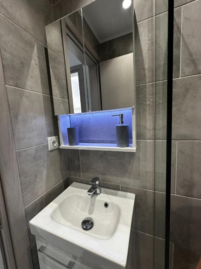 King's Gambit Suite 7