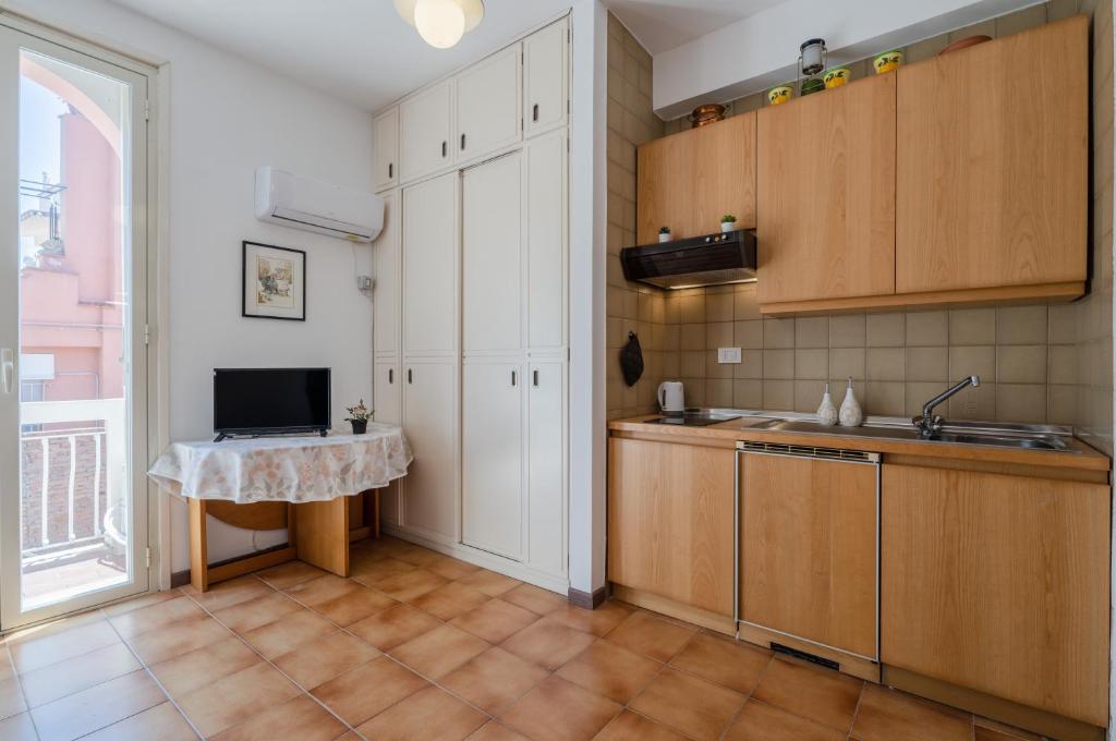 GuestHost - Taormina Sea View Studio 8