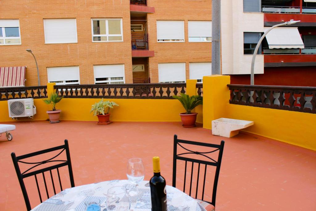 Vacaciones tierra y mar Casa en el centro con patio y terraza 6