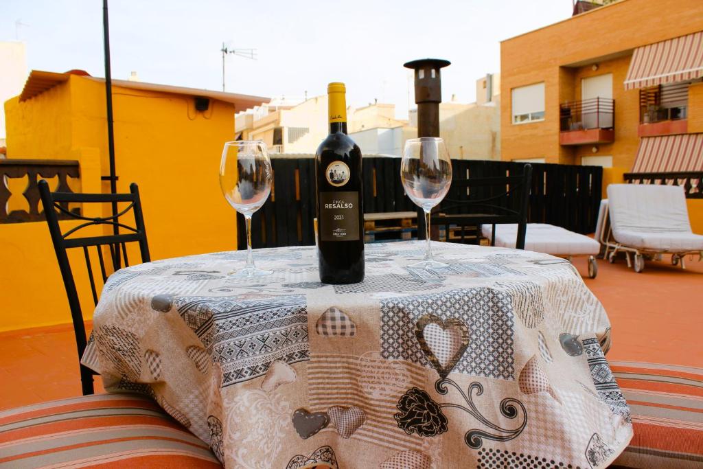 Vacaciones tierra y mar Casa en el centro con patio y terraza 3