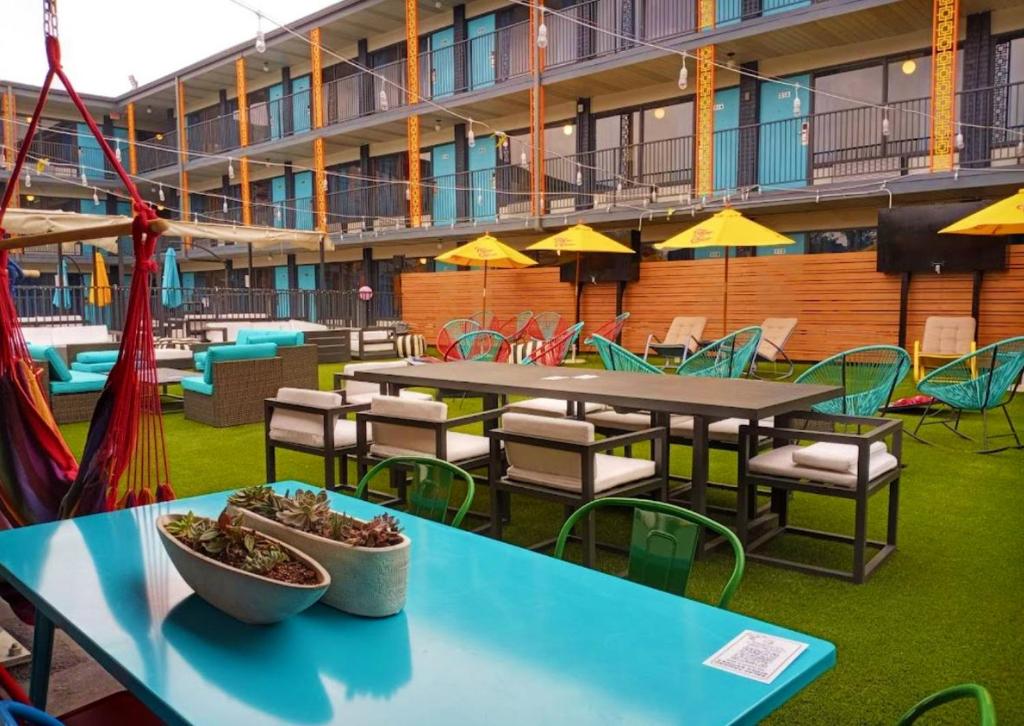 Bposhtels Houston Image