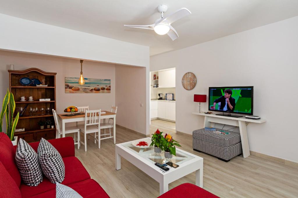 2BR Terrace Home - 10 min walk to the Beach 5