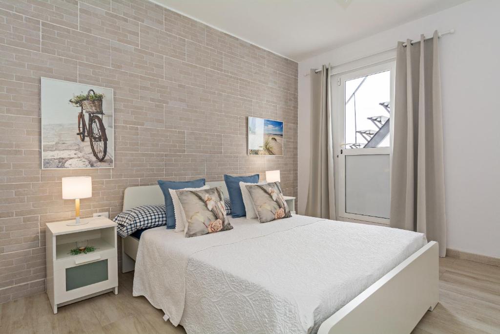 2BR Terrace Home - 10 min walk to the Beach 7