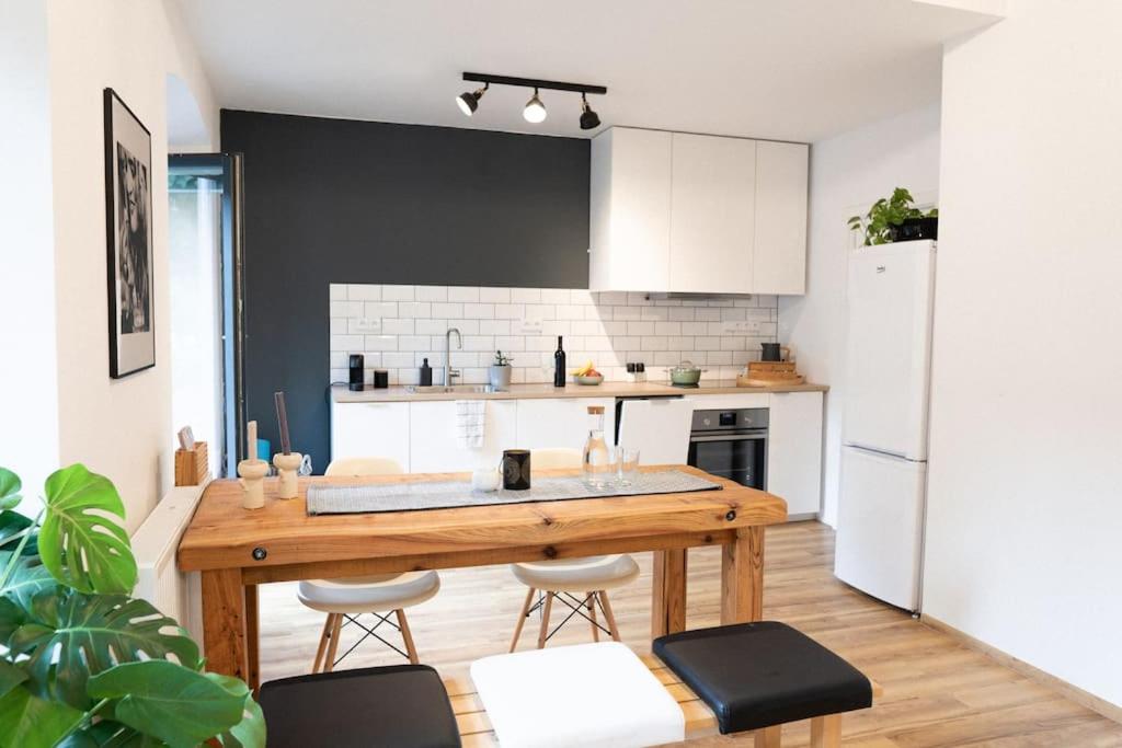 Central Park Apartments - Terrace 6