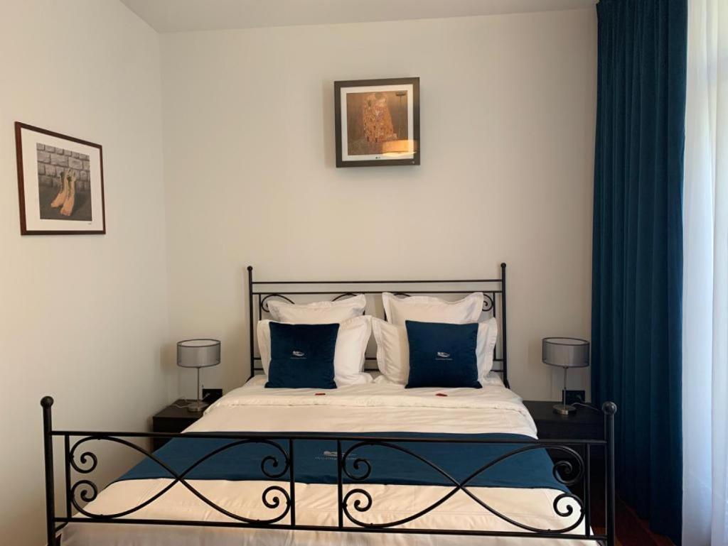 Botanique Suites AirBnB, Antwerp 6