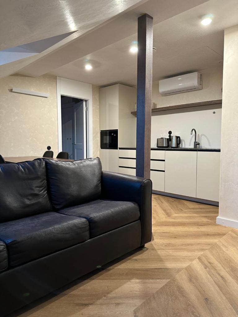 B34 Loft Apartment 6