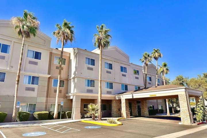 Baymont by Wyndham Phoenix North Image