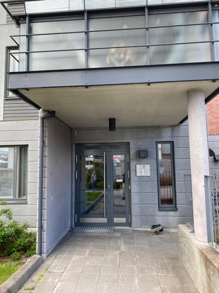 Rauhallinen asunto, sauna ja iso parveke - raitiovaunureitin varrella 6