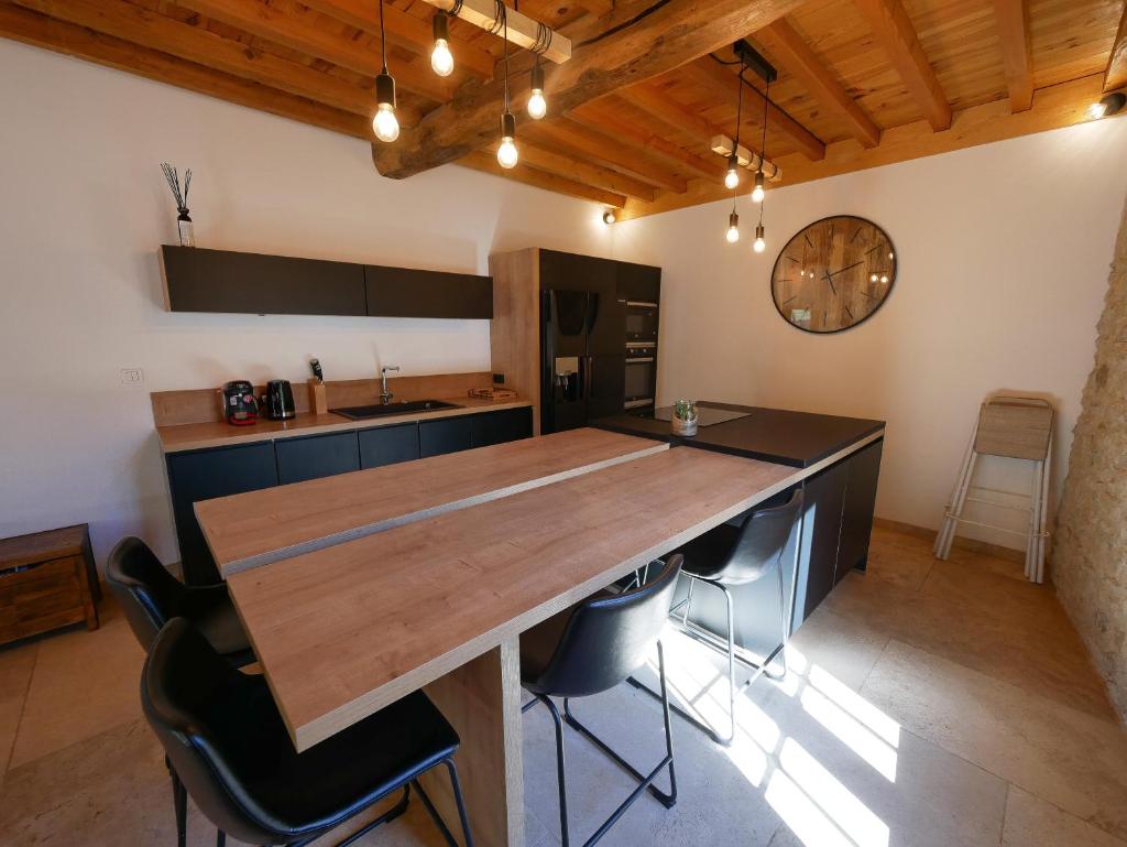 Gite de la Source-maison climatisée 8