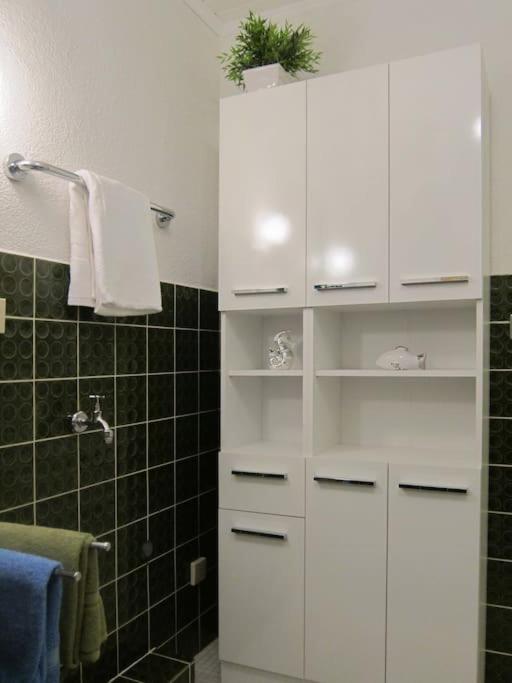 Modernes 1 Zimmer Luxusappartement KLEINER ROLAND mit Parkplatz und Balkon in Bremen Nähe Zentrum 3
