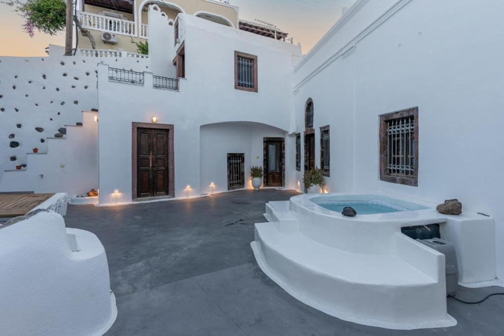 On An Island suites & apartments - Fira 2