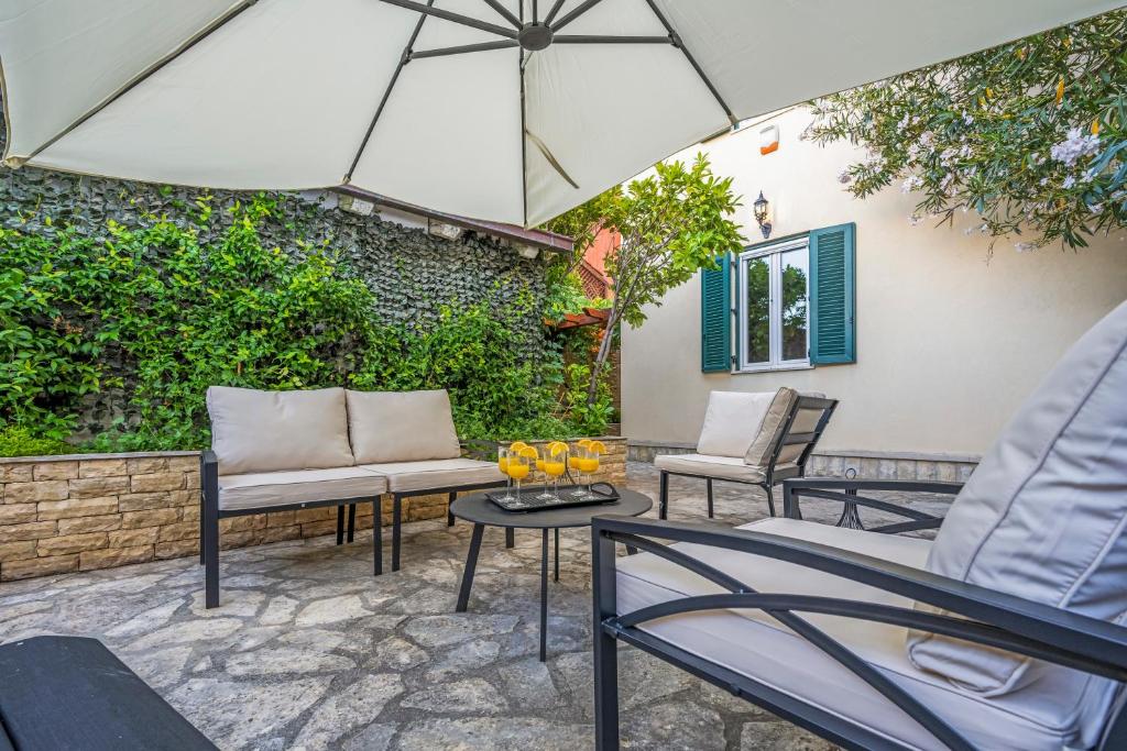 Boutique Villa Anna Varos 8