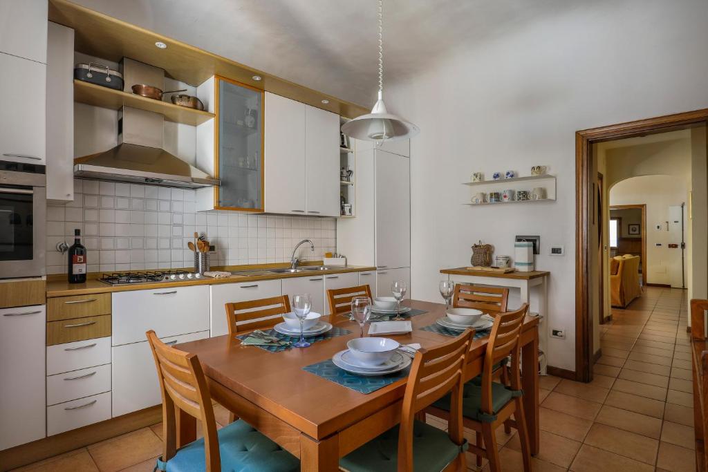 Charming Apartment in Oltrarno 8