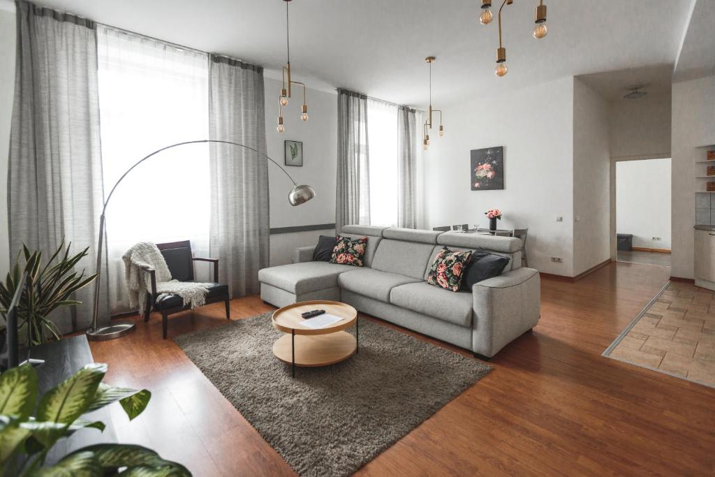 Bearsleys Downtown Apartments 2