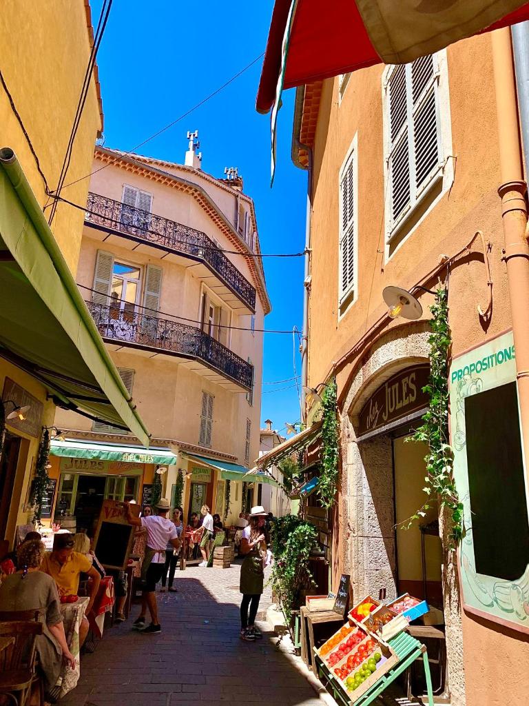 Au cœur du vieil Antibes 5