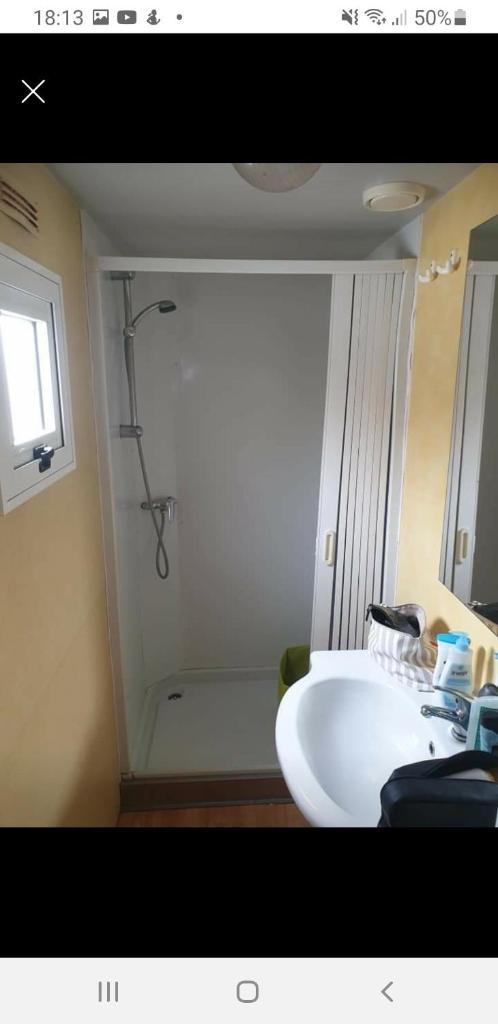 Photo de la galerie de l'établissement Mobile home dans camping frejus, à Fréjus