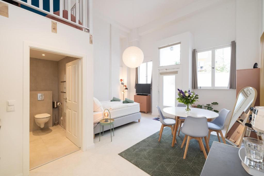 Great 2-room Loft with 2 bathrooms and 2 kitchen 3