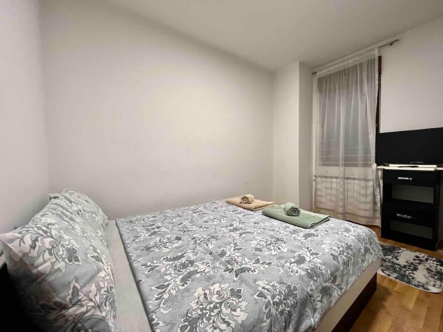 Maxim Apartment 6