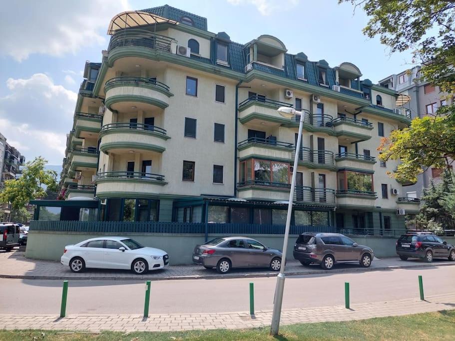 Maxim Apartment 5