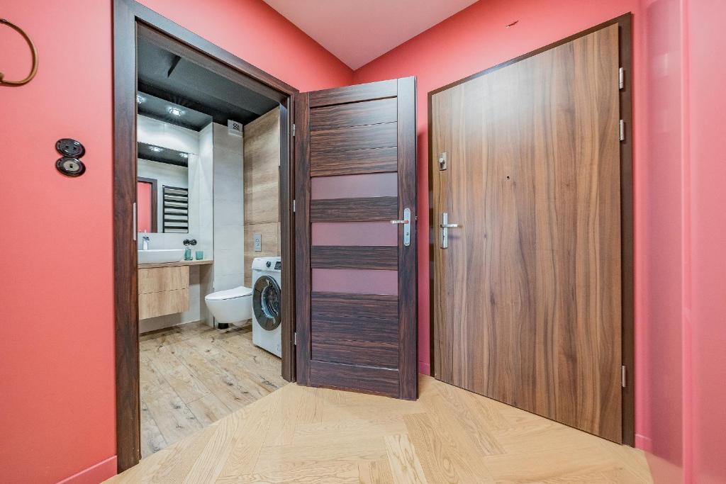 Hello Apartments Chmielna with private parking and balcony 8