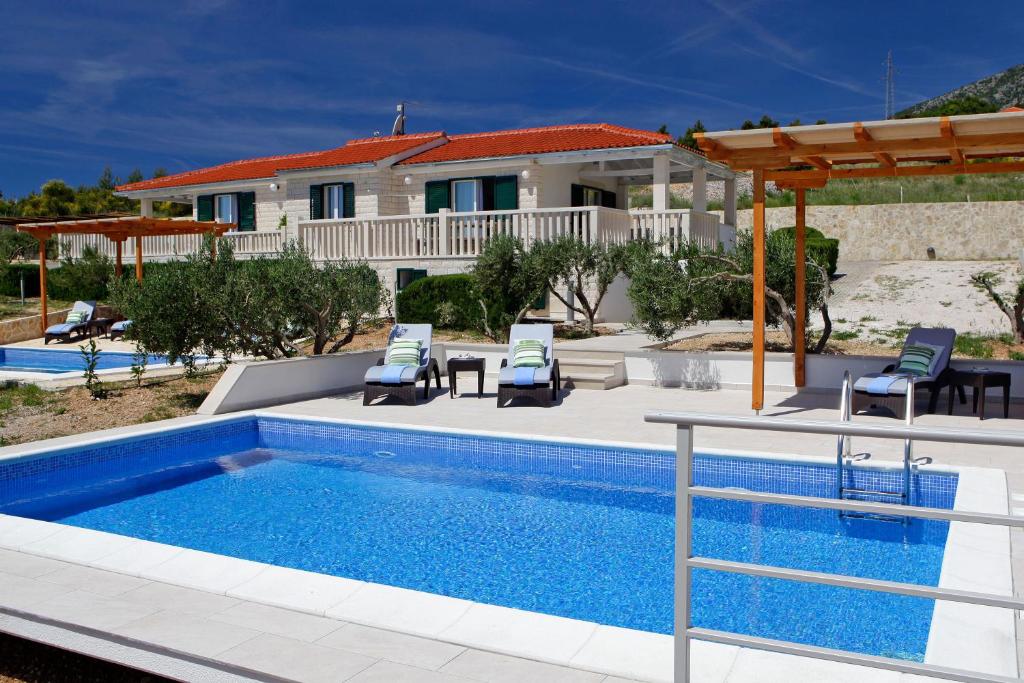 Holiday Homes Oliva 6