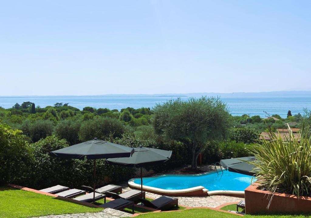 Villa Settanta Garda Lake Heated Pool
