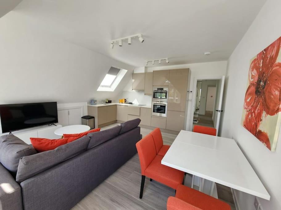 Paradigm Court, Brand New 1-Bedroom Flat (5), Oxford 8