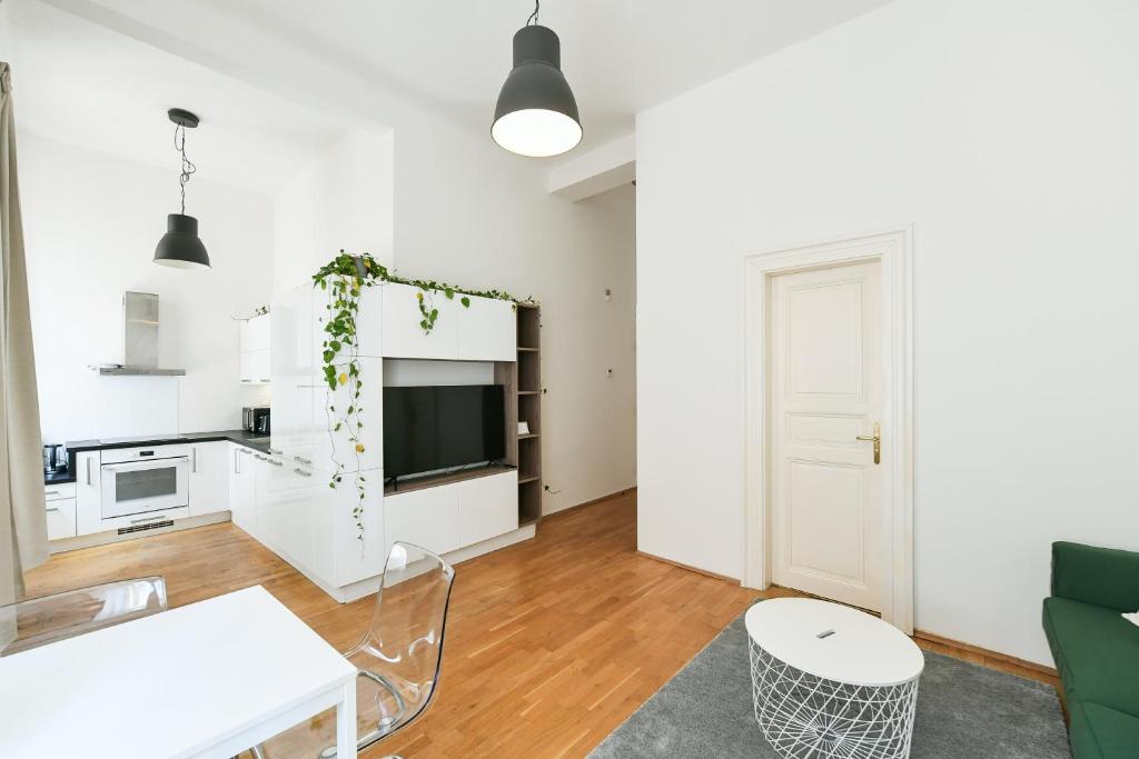 Klimentská 52 Residence 8