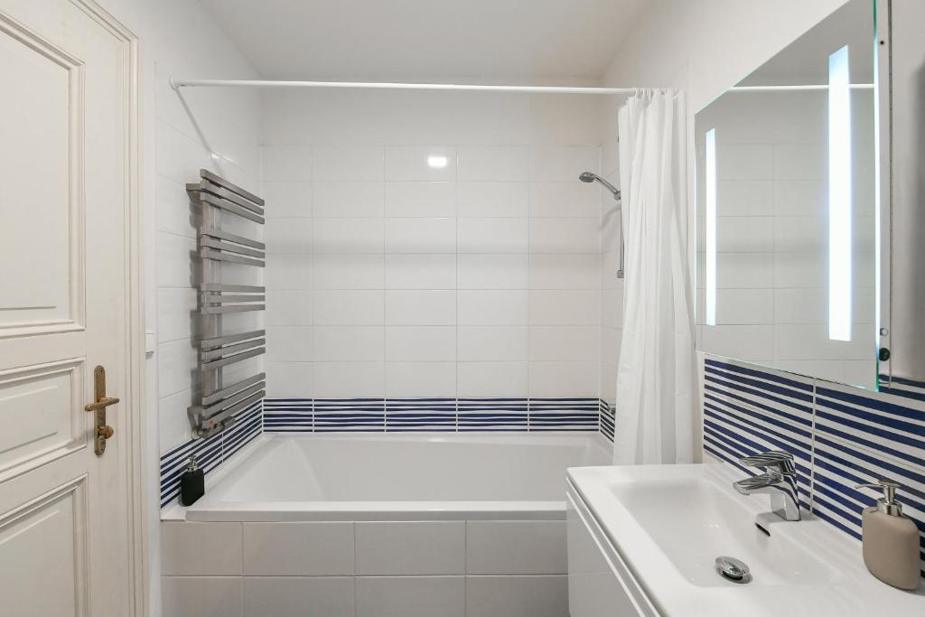 Klimentská 52 Residence 8