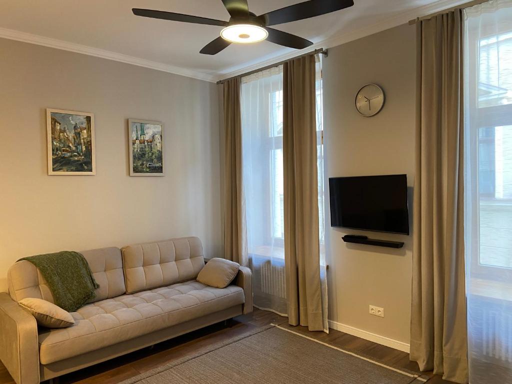 Old Town Modern Apartment 5