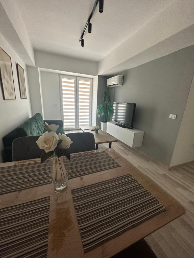 Maggie's Place Near Central Area Private Parking 3