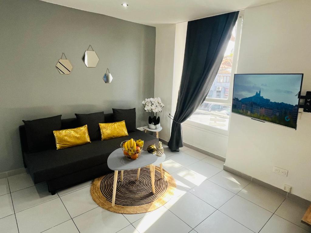 SUPERBE DUPLEX DESIGN NEUF 2 CHAMBRES, CLIMATISE TOUT CONFORT, FACILE D,ACCES STATIONNEMENT GRATUIT 5