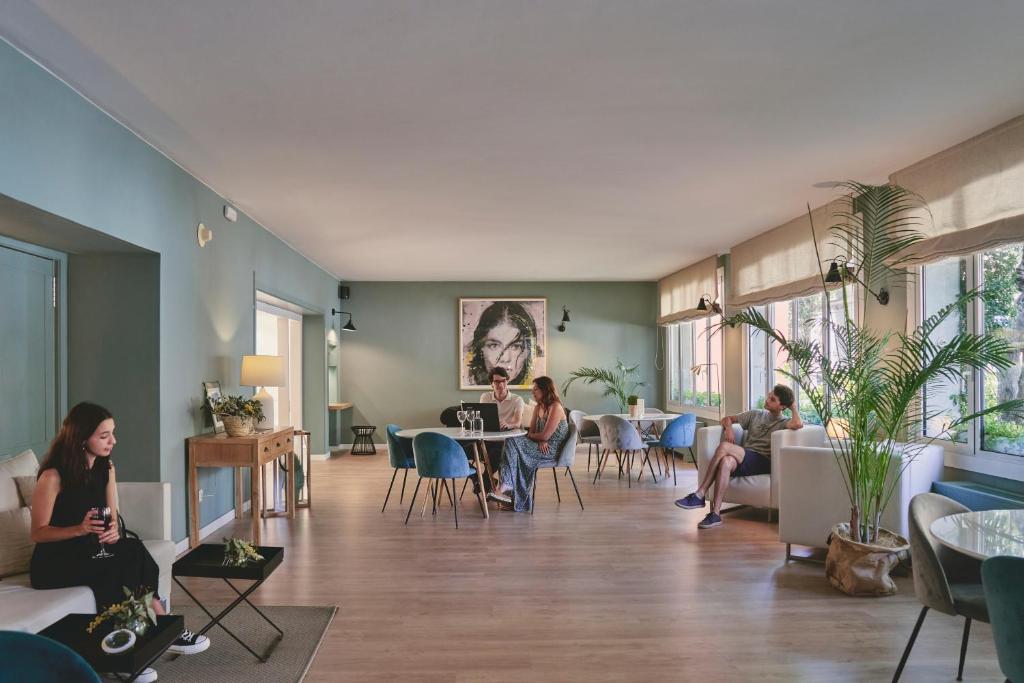 Tres Torres Atiram Hotel Image