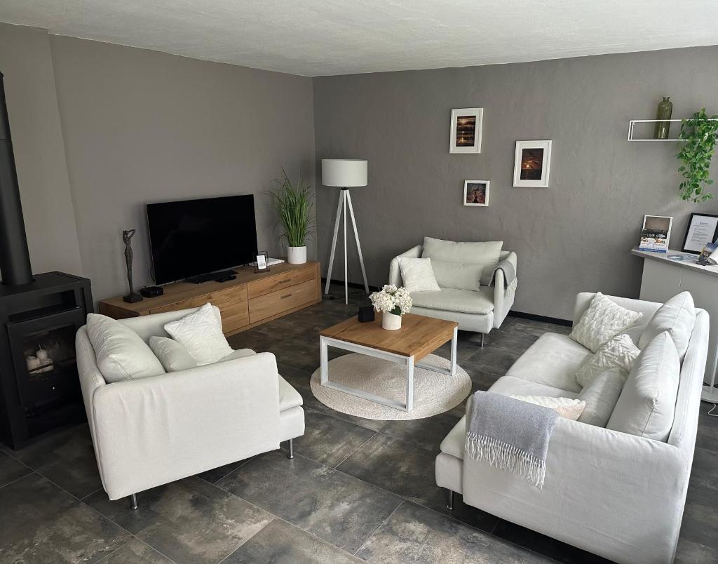 Remise-Berlin-Grünau your cozy and comfortable home to stay for up to 6 people between Müggelsee and Berlin city 1