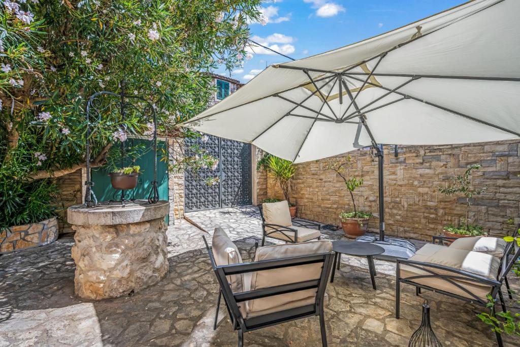 Boutique Villa Anna Varos 1